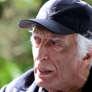 Et s'il s'estimait heureux de ne pas être malade, Gérard Darmon avouait souffrir tout de même d'un emphysème pulmonaire en raison de son habitude à fumer. 

Gérard Darmon - Réception offerte par le Président de la République française à la communauté française du Maroc dans les jardins de la résidence de France à Rabat, Maroc, le 30 octobre 2024. © Dominique Jacovides/bestimage