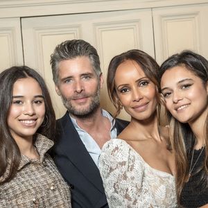 Après leur mariage civil en mars, ils se sont unis religieusement mais aussi dans la tradition rwandaise dans l'Eure

Exclusif - Vin d'honneur du mariage civil de Sonia Rolland avec Guillaume Gabriel à la mairie du 16ème à Paris. Sonia Rolland avec ses deux filles Tess et Kahina © Cyril Moreau/Bestimage