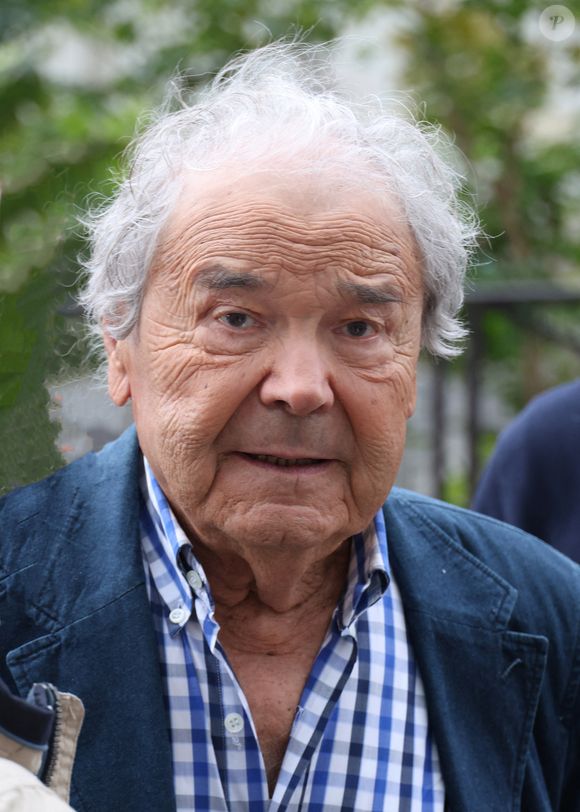 Pierre Perret - Arrivées lors de l'enregistrement de l'émission "Vivement Dimanche" (du 16 novembre) à Paris le 22 octobre 2025. © Bestimage
