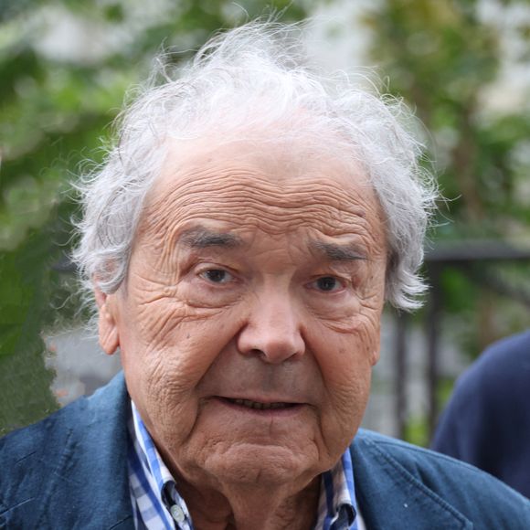 Pierre Perret - Arrivées lors de l'enregistrement de l'émission "Vivement Dimanche" (du 16 novembre) à Paris le 22 octobre 2025. © Bestimage