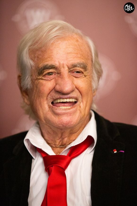Le défunt acteur était déjà âgé de 70 ans lorsque sa dernière fille est venue au monde en 2003

Jean-Paul Belmondo reçoit un Gant d'Or d'Honneur lors de la cérémonie des Gants d'Or à Bruxelles le 18 octobre 2019. 
Crédit : ALAIN ROLLAND/ IMAGEBUZZ/ BESTIMAGE