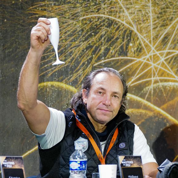 Exclusif - Philippe Candeloro - Édition 2025 des Masters de Feu - Concours international d'art pyrotechnique à l'Hippodrome de Compiègne le 20 septembre 2025. Chaque année, depuis 2016, les meilleurs artificiers internationaux se donnent rendez-vous à Compiègne pour s'affronter lors d'une seule et même soirée.
© Anne-Sophie Guebey / Bestimage
