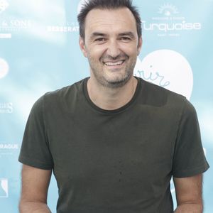 En 2020, "Capital" avait avancé la somme de 10 millions d'euros !

Cyril Lignac lors d'un tournoi de pétanque  place des Lices organisé par le magazine Turquoise pour l'association Sourire à la vie à Saint-Tropez le 10 août 2022.

© Jack Tribeca / Bestimage