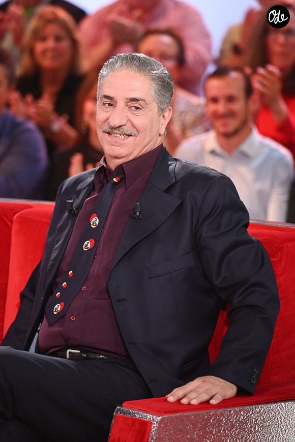 Simon Abkarian lors de l'enregistrement de l'émission Vivement dimanche édition spéciale intitulée 'Général de Gaulle' au studio Rive gauche, présentée par M.Drucker et diffusée le 11 octobre sur France 3, à Paris, France, le 30 septembre 2026. © Guillaume Gaffiot/Bestimage