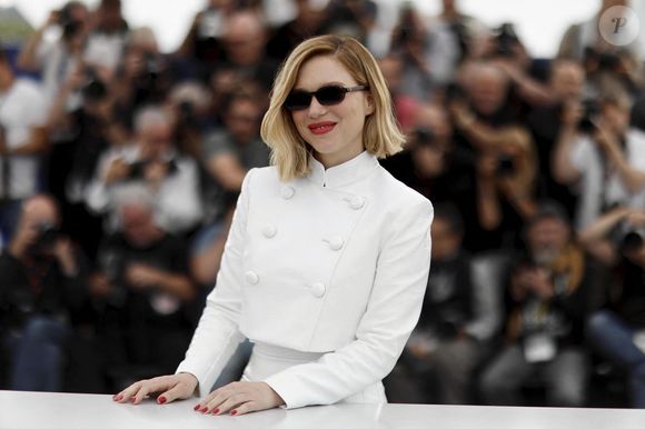 Elle y faisait la promotion du film L’Inconnue présenté au Festival de Cannes.

Léa Seydoux - Photocall du film "L'Inconnue" lors du 79ème Festival International du Film de Cannes, le 19 mai 2026.
© Jacovides/Moreau/Bestimage