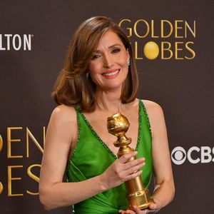 Rose Byrne pose avec les Golden Globe Awards pour la meilleure actrice dans un film musical ou une comédie lors de la 83ème cérémonie des Golden Globe Awards au Beverly Hilton le 11 janvier 2026 à Beverly Hills, Californie. © imageSPACE via ZUMA Press Wire / Bestimage