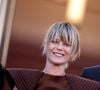 Une adresse qu’elle connaît visiblement bien, puisqu’elle l’assume avec une formule pleine d’autodérision : "Je suis comme les vieux, on a ses habitudes."

Marina Foïs - Montée des marches du film « El Ser Querido » lors du 79ème Festival International du Film de Cannes, le 16 mai 2026. © Jacovides-Moreau / Bestimage