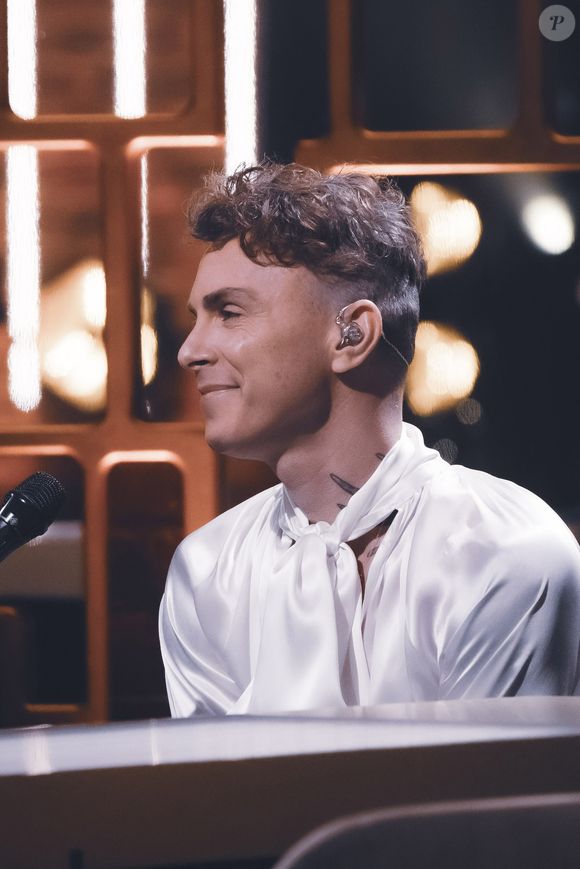 Un rêve pour Asaf Avidan : c'est là que Pink Floyd a enregistré l'album "The Wall", son préféré depuis son plus jeune âge.

Exclusif - Asaf Avidan - Enregistrement de l'émission On est en Direct (OEED) diffusée sur France 2 le 12 février 2022.

© Jack Tribeca / Bestimage