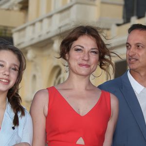 Milla, la fille d'Emile Dequenne, a repartagé une photo dans sa story Instagram

Emilie Dequenne, sa fille Milla, son fiancé Michel Ferracci, et le fils de ce dernier - Cérémonie de clôture du festival romantique de Cabourg, le 14 juin 2014. © Denis Guignebourg/ Bestimage