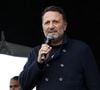 L’animateur a su trouver une astuce ingénieuse pour ne pas passer à côté de bons moments malgré cette déconvenue qu’il traverse actuellement.

L'animateur et producteur de télévision, Arthur (Jacques Essebag) - Marche en hommage aux victimes de l'attaque du 7 octobre contre Israël par le Hamas, à Paris, le 6 octobre 2024. © Stéphane Lemouton / Bestimage