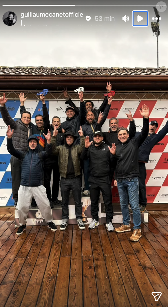 Guillaume Canet au Cap Ferret pour fêter ses 53 ans avec ses amis.