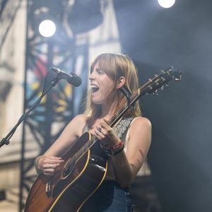 Lonny en concert lors du festival Fnac Live sur le parvis de l'Hôtel de Ville de Paris. Le 29 juin 2022
© Jérémy Melloul / Bestimage