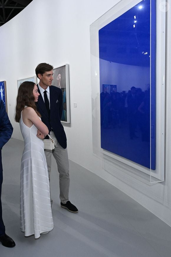 Le prince Albert II de Monaco, accompagné par sa nièce, la princesse Alexandra de Hanovre et son compagnon Ben-Sylvester Strautmann, a visité l'exposition d'été du Grimaldi Forum à Monaco, "Couleurs", en collaboration avec le Centre Pompidou, installée dans l'espace Indigo du centre des congèrs, du 8 juillet au 31 août 2025. © Bruno Bebert/Bestimage