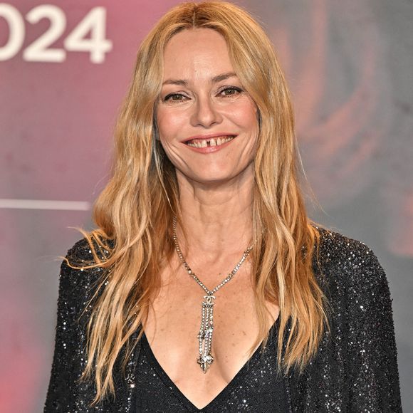 Vanessa Paradis assiste à la cérémonie d'ouverture du 16e Festival du film Lumière à Lyon, France, le 12 octobre 2024. Photo par Julien Reynaud/APS-Medias/ABACAPRESS.COM