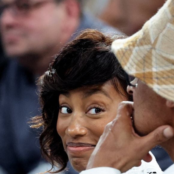 Yannick Noah et sa compagne Malika - Les célébrités en tribunes pendant l'épreuve de basketball de Demi-Finale opposant la France à l'Allemagne lors des Jeux Olympiques de Paris 2024 (JO) à l'Arena Bercy, à Paris, France, le 8 août 2024. © Jacovides-Perusseau/Bestimage