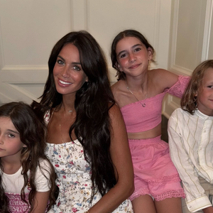 Jade Lagardère et ses 3 enfants Liva, Mila et Nolan