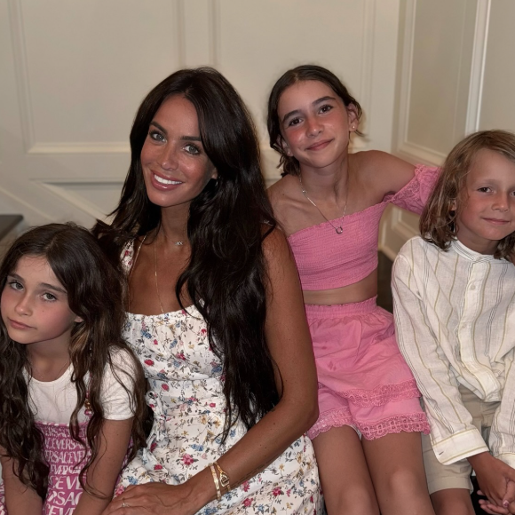 Jade Lagardère et ses 3 enfants Liva, Mila et Nolan