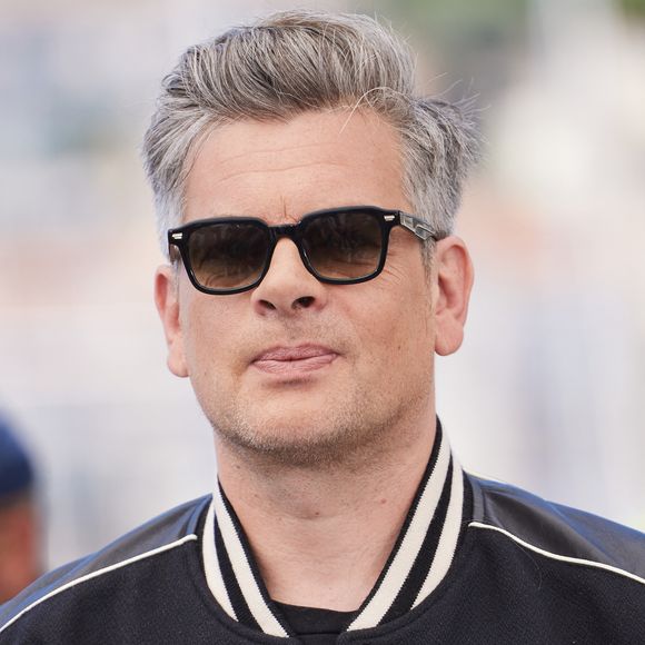 Depuis une quinzaine d'années, le chanteur est l'heureux propriétaire d'une baraquette traditionnelle dont il a conservé l’authenticité du lieu. 

Benjamin Biolay - Photocall du film "Marcello Mio" (Compétition) lors du 77ème Festival International du Film de Cannes (14 - 25 mai 2024), le 22 mai 2024. 
© Moreau / Jacovides / Bestimage