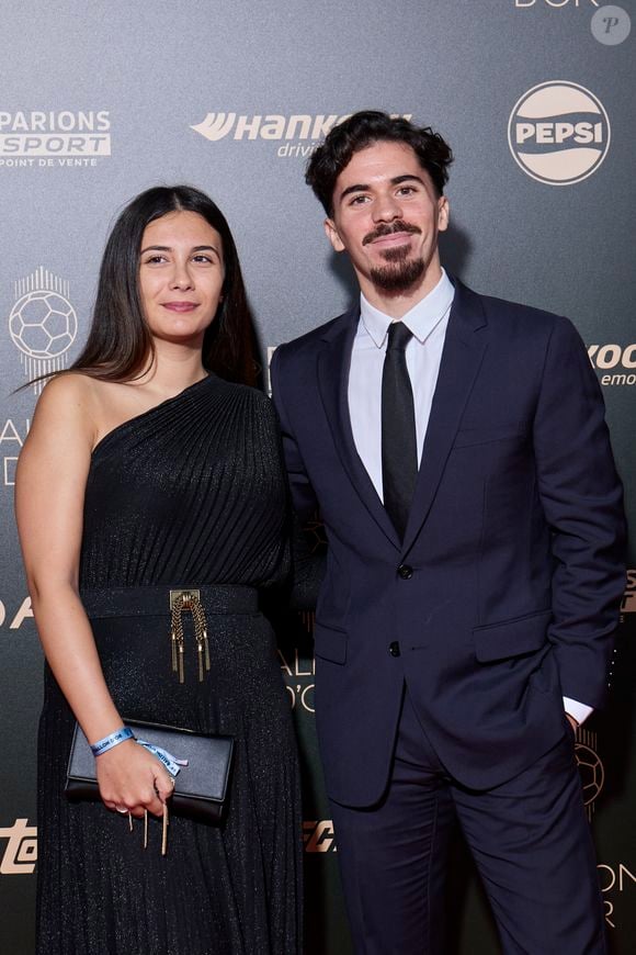 Vitinha et sa compagne Tatiana Rendeiro Torres - Photocall de la cérémonie du Ballon d'Or 2024 au théâtre du Châtelet à Paris, France, le 28 octobre 2024. © Cyril Moreau/Bestimage