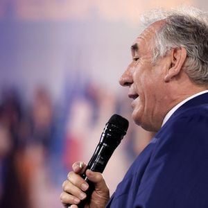 François Bayrou lors du meeting de V.Hayer, tête de liste Renaissance pour les élections européennes, au Docks de Paris à Aubervilliers le 1er juin 2024.

© Stéphane Lemouton / Bestimage