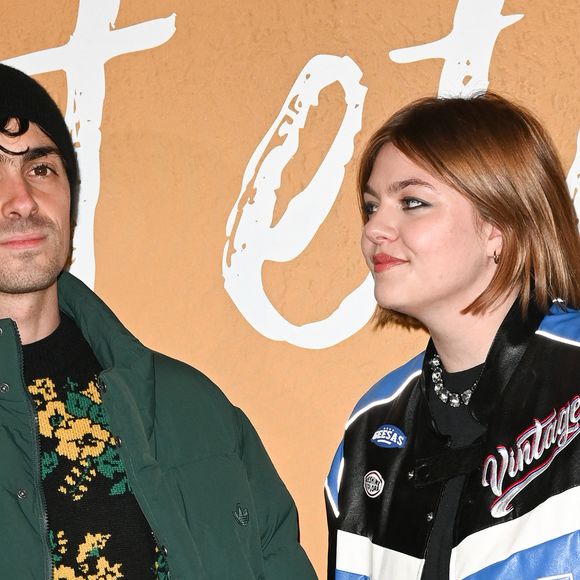 Florian Rossi et sa compagne Louane Emera - Avant-première du film "Cet été-là" au cinéma Pathé Wepler à Paris le 3 janvier 2022. © Coadic Guirec/Bestimage