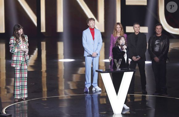 Archives - Eddy DE PRETTO, Vanessa PARADIS, Etienne DAHO, Thomas DUTRONC, Jane BIRKIN sacrée Victoire d'Honneur, prix remis par sa fille Lou DOILLON, lors de la 36ème Cérémonie des Victoires de la Musique 2021 à la Seine Musicale de Boulogne Billancourt. Le 12 Février 2021.  © Christophe Aubert via Bestimage