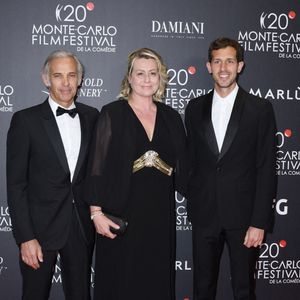 Luana Belmondo, Paul Belmondo et Victor Belmondo lors de la cérémonie de remise des prix du 20ème Festival du Film de Monte-Carlo De La Comédie le 29 avril 2023 à Monaco. Photo Manuele Mangiarotti/Ipa/Abaca