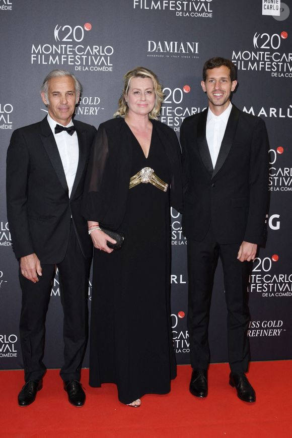 Luana Belmondo, Paul Belmondo et Victor Belmondo lors de la cérémonie de remise des prix du 20ème Festival du Film de Monte-Carlo De La Comédie le 29 avril 2023 à Monaco. Photo Manuele Mangiarotti/Ipa/Abaca