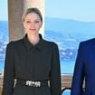 Charlene de Monaco en Elie Saab : la princesse a opté pour un ensemble qui met en valeur sa silhouette