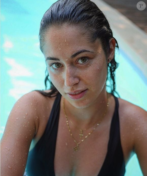 Pour cause, elle va prochainement épouser son compagnon, un sportif professionnel.

Jade Pradin sur Instagram