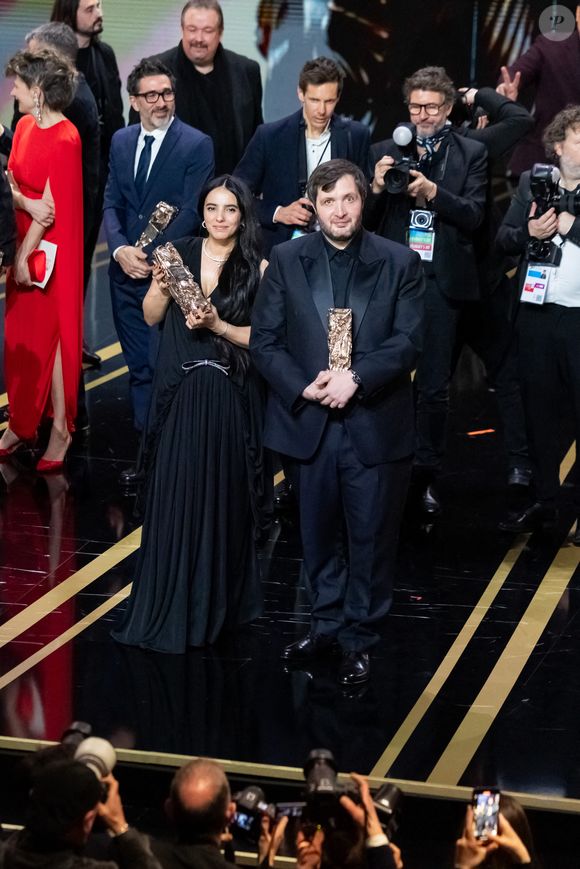Hafsia Herzi (César de la meilleure actrice pour "Borgo"), Karim Leklou (César du meilleur acteur pour "Le roman de Jim") - Cérémonie de la 50ème édition de la cérémonie des César à l'Olympia à Paris, France, le 28 février 2025 © Dominique Jacovides - Olivier Borde / Bestimage