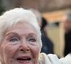 Très enthousiaste, elle affirme que cette routine quotidienne lui permet de rester en forme.

Line Renaud - Line Renaud, 97 ans, a inauguré un jardin public qui porte son nom, à Lille, France, le mercredi 17 décembre 2025.

© Claude Dubourg/Bestimage