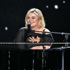 Exclusif - Louane Emera - Enregistrement de l'émission "La chanson de l'année" dans les Arènes de Nîmes, présentée par N.Aliagas et diffusée le 17 juin sur TF1 © Bruno Bebert-Christophe Clovis / Bestimage