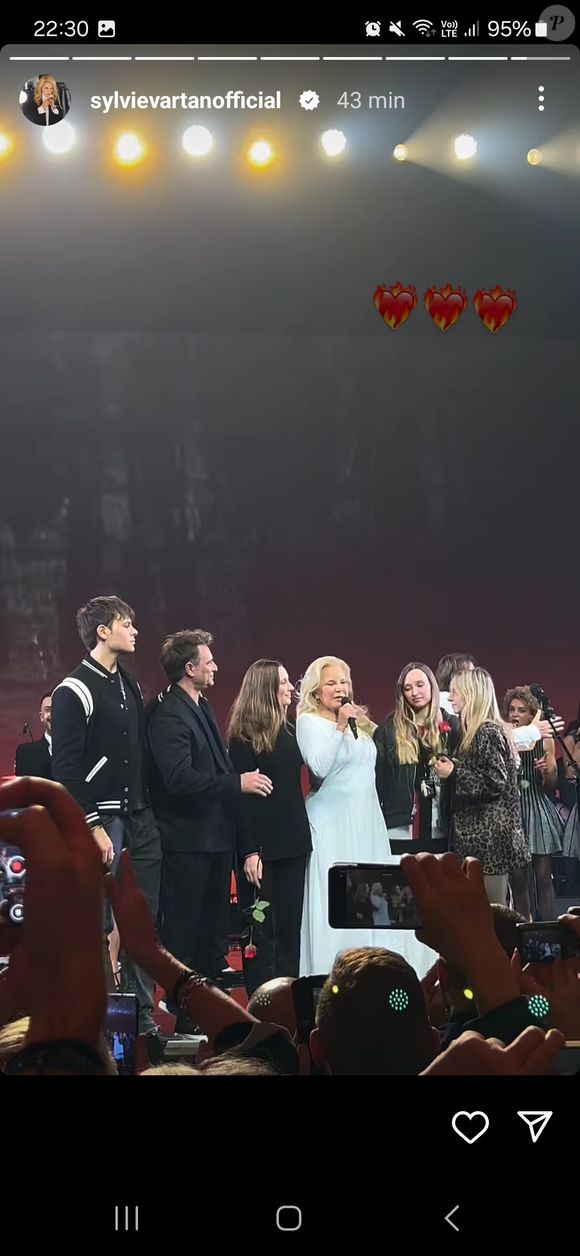 Le clan Hallyday aux côtés de Sylvie Vartan