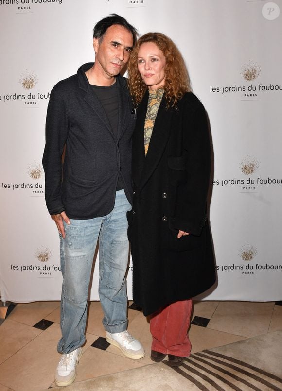 Vanessa Paradis et Samuel Benchetrit lors de l'anniversaire (trois ans) de l'hôtel Les Jardins du Faubourg à Paris le 9 juin 2022. © Veeren / Bestimage