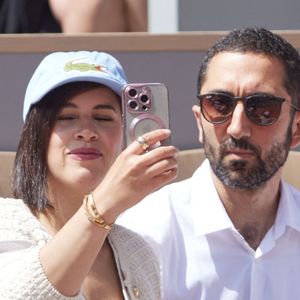 Jimmy Mohamed et sa femme Souailla - Célébrités dans les tribunes des Internationaux de France de tennis de Roland Garros 2024 à Paris le 26 mai 2024. © Moreau-Jacovides/Bestimage