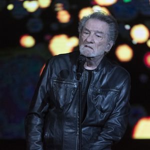 Eddy Mitchell - La Nuit de la Déprime revient aux Folies Bergère, le 3 février 2020. A quelques jours de la Saint-Valentin, on retrouve sur scène les chanteurs les plus déprimants et les humoristes les plus badants, pour pleurer (de rire).