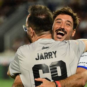 Jérémy Frerot et Jarry - Les célébrités participent au match caritatif "Charity All Stars" au profit des associations "Zoé4life" et "Princesse Margot" au stade de la Tuilière à Lausanne (Suisse), le 5 septembre 2026. Ce soir-là, 140.000 euros ont été récoltés au profit de ces oeuvres de charité. © Romain Doucelin / Bestimage