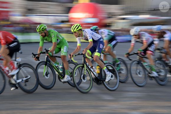 Peter Sagan (SVK)  Bora - Hansgrohe, Yoann Offredo (FRA)  Wanty - Gobert Cycling Team - Arrivée de la 21ème et dernière étape de la 106ème édition du Tour de France 2019 sur les Champs-Elysées à Paris le 28 juillet 2019. © Nico Vereecken/Panoramic/Bestimage