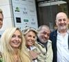 Caroline Margeridon est à Bruxelles avec les acheteurs (Stéphane Vanhandenhoven, Aurore Morisse, Bernard Dumeige, Alexandra Morel, Glorian Kabongo, François-Xavier Renou, François Cases Bardina, Gérald Watelet (animateur) et Jérôme Duvillard (commissaire-priseur)) de l'émission belge "Affaire conclue" pour une vente aux enchères d'objets donnés à "Viva for Life" en Belgique le 29 octobre 2022. Photonews / Bestimage