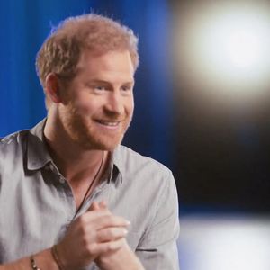 Le prince Harry lors d'une série d'interviews sur le thème de la santé mentale avec Chloe Kim, Adam M.Grant et Blu Mendoza dans le cadre d'un film promotionnel pour sa start-up caritative "Better Up". © JLPPA/Bestimage