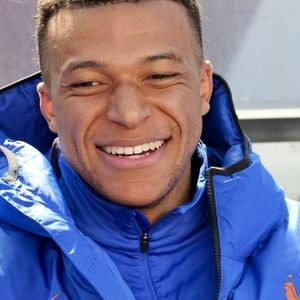 Kylian Mbappé n’en n’oublie pas le football. Il s'apprête à disputer la Coupe du monde 2026, organisée aux États-Unis, au Canada et au Mexique cet été, avec l'équipe de France.
Kylian Mbappé le 29 mars 2026, à Landover, Maryland, USA pour le match amical France vs Colombie Zuma Press / Bestimage