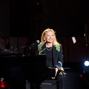 Exclusif - Véronique Sanson - Véronique Sanson en concert à l'occasion de la présentation de sa tournée "Hasta Luego" au théâtre de Verdure lors du festival de Ramatuelle le 1er aout 2023. © Cyril Bruneau / Festival de Ramatuelle / Bestimage