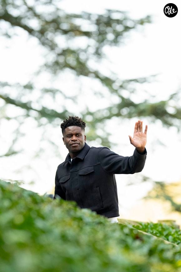 Brice Samba - Les joueurs de l'équipe de France de football arrivent au Centre national de football de Clairefontaine-en-Yveline, en France, le 23 mars 2026. Les vice-champions du monde se rendront cette semaine aux États-Unis, dans la banlieue de Boston, pour y disputer deux matchs amicaux en préparation de la Coupe du monde 2026. D’abord contre le Brésil jeudi (21 h), puis contre la Colombie dimanche (21 h). © Pierre Perusseau/Bestimage