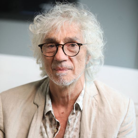 Exclusif - Louis Bertignac lors du match de football France Allemagne depuis la suite Harcourt du Fouquet's Barrière à Paris le 15 juin 2021
© Denis Guignebourg / Bestimage