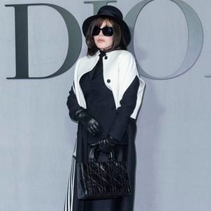 Isabelle Adjani au photocall du défilé Christian Dior Mode Féminine Prêt-À-Porter Automne/Hiver 2025-2026 lors de la Fashion Week de Paris (PFW), à Paris, France, le 4 mars 2025. © Olivier Borde/Bestimage