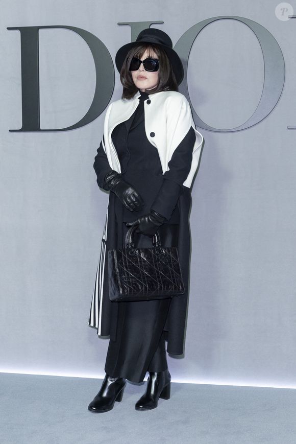 Isabelle Adjani au photocall du défilé Christian Dior Mode Féminine Prêt-À-Porter Automne/Hiver 2025-2026 lors de la Fashion Week de Paris (PFW), à Paris, France, le 4 mars 2025. © Olivier Borde/Bestimage