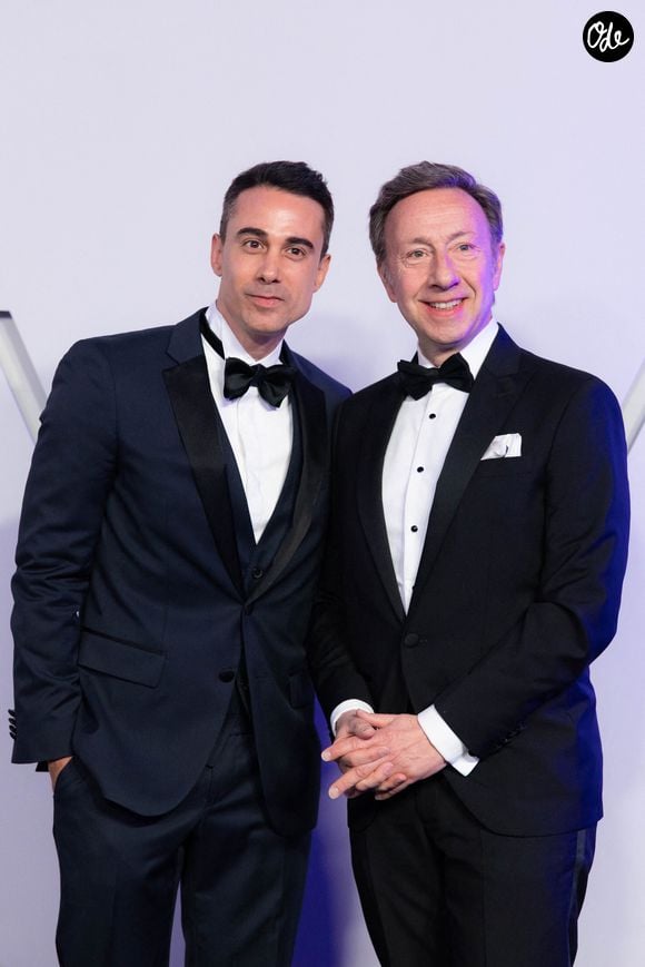 Le 21 mars 2026, Stéphane Bern, journaliste, animateur de télévision et de radio franco-luxembourgeois, et son compagnon Yori Baillères assistent à la 70e édition du Bal de la Rose, organisée au Monte-Carlo Sporting Club, à Monaco. Créé en 1954 par la princesse Grace de Monaco, cet événement caritatif emblématique est organisé au profit de la Fondation Princesse Grace.. © Olivier Huitel/Pool Monaco/Bestimage