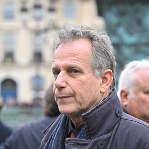 Charles Berling lors de l'hommage national rendu à l'ancien ministre de la Justice Robert Badinter, place du Vendôme, devant le ministère de la Justice à Paris, en France, le 14 février 2024. Robert Badinter est décédé à l'âge de 95 ans. Photo : Eliot Blondet/ABACAPRESS.COM
