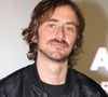 Pendant ses études à l’ESRA à Paris, il a travaillé pour financer sa vie quotidienne.

Le réalisateur Julien Royal (Julien Hollande) - Première du film "Bagarre" au cinéma CGR Villenave d'Ornon en Gironde le 29 mars 2026. © Jean-Marc Lhomer/Bestimage